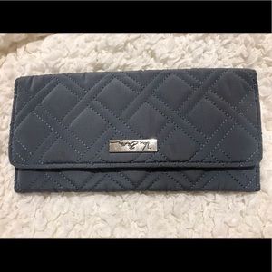 Vera Bradley magnetic trifold wallet